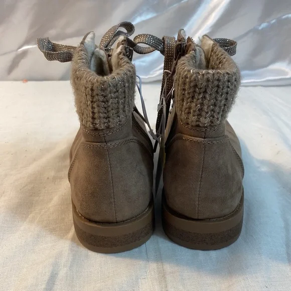 Cat&jack girls Taupe color boots size 5 new - Picture 3 of 4
